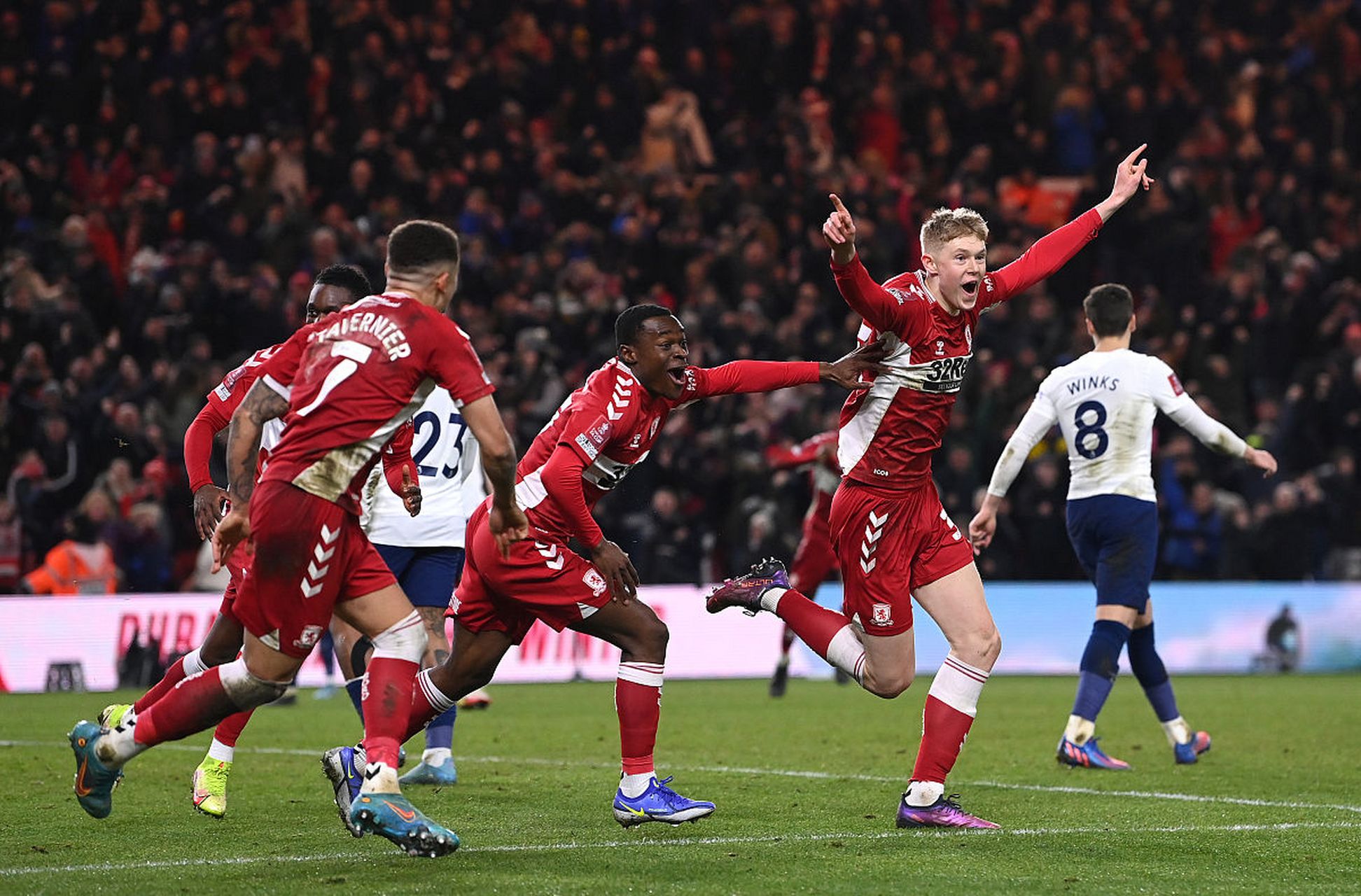 快船战胜火箭阿门·汤普森赛后接受采访（快船击败火箭，阿门-汤普森赛后接受媒体采访）